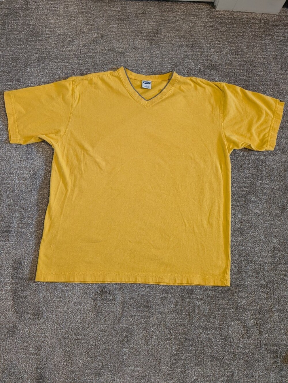 Vintage Y2K Old Navy Men's Yellow V-Neck Short Sleeve Tee - Large